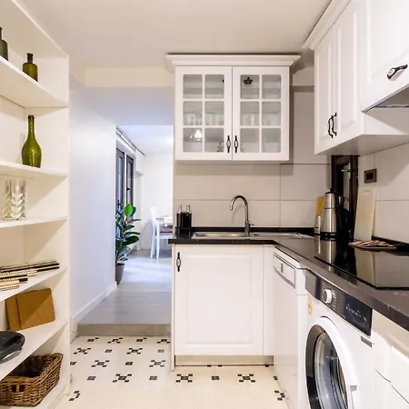 Convenient Flat W Garden 10 Min To Galataport Διαμέρισμα